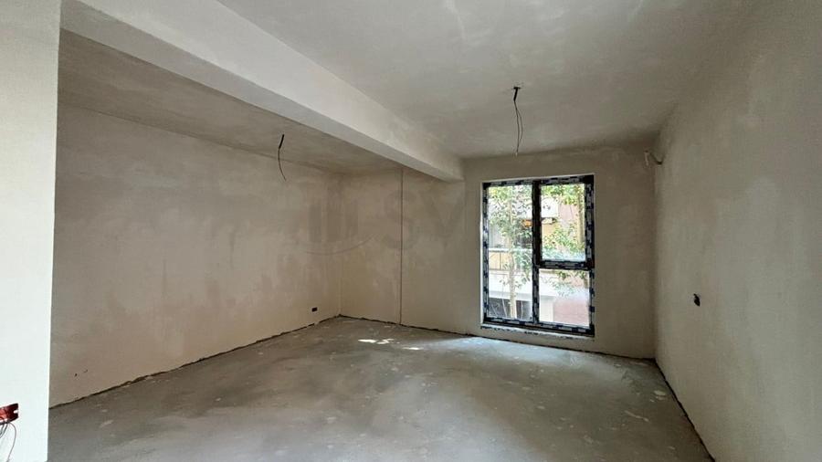 Apartament cu 4 camere decomandat în Aviației
