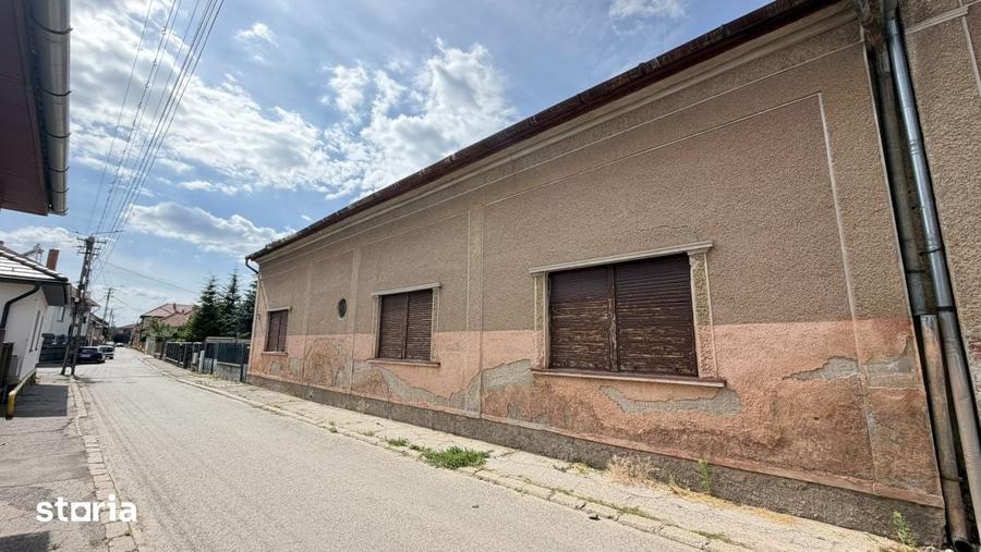 Casă cu 5 camere cu Teren 557 Mp în Central