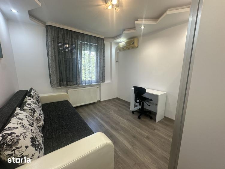 Apartament cu 4 camere în Berceni