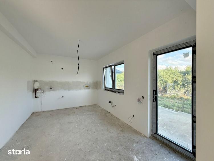 Casă cu 4 camere cu Teren 493 Mp în Corbeanca