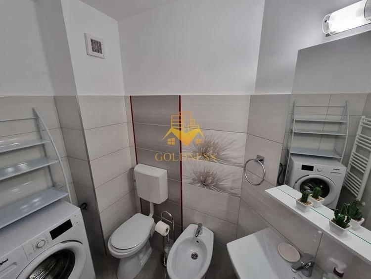 Apartament cu 3 camere semidecomandat în Dâmbul Rotund