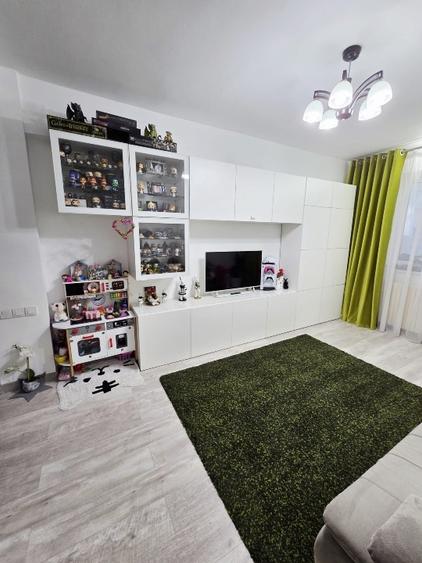Apartament cu 2 camere decomandat, mobilat în Central