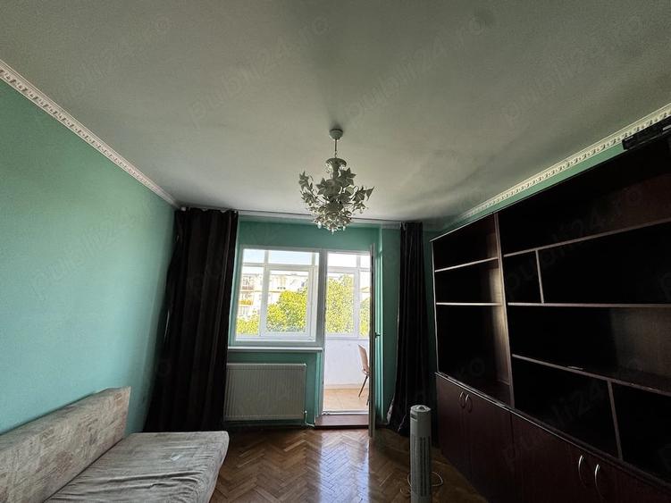 Apartament cu 4 camere decomandat în Central