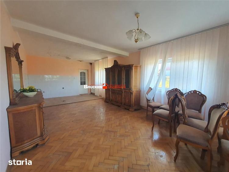 Casă cu 5 camere cu Teren 1463 Mp în Tăut
