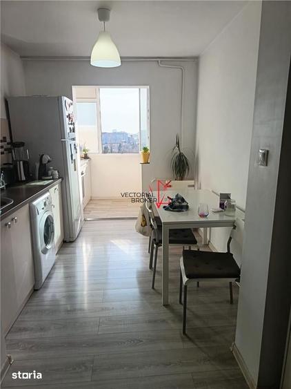 Apartament cu 3 camere decomandat în Tei