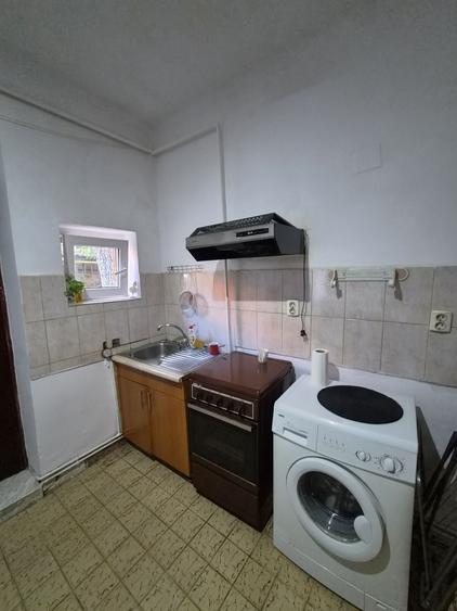 Garsonieră decomandată în Central