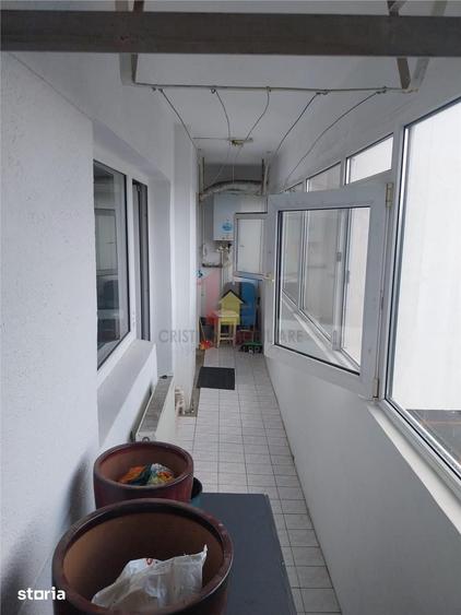 Apartament cu 3 camere în Tineretului