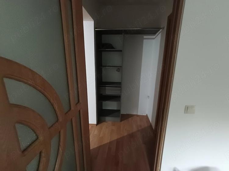 Apartament cu 3 camere semidecomandat în Micro 17