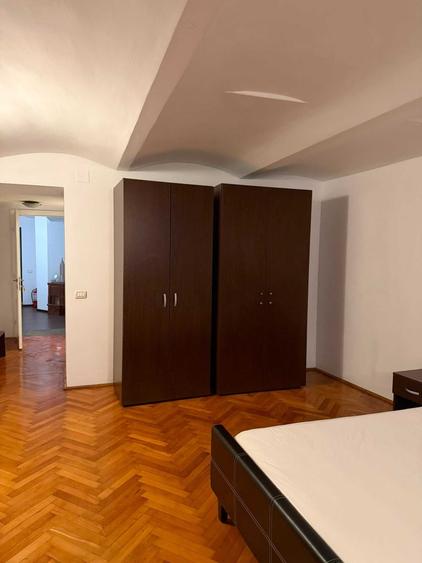 Inchiriez apartament cu utilitati incluse in pret, studio, in centrul Brasovului, George Baritiu 18, minim 6 luni - 3