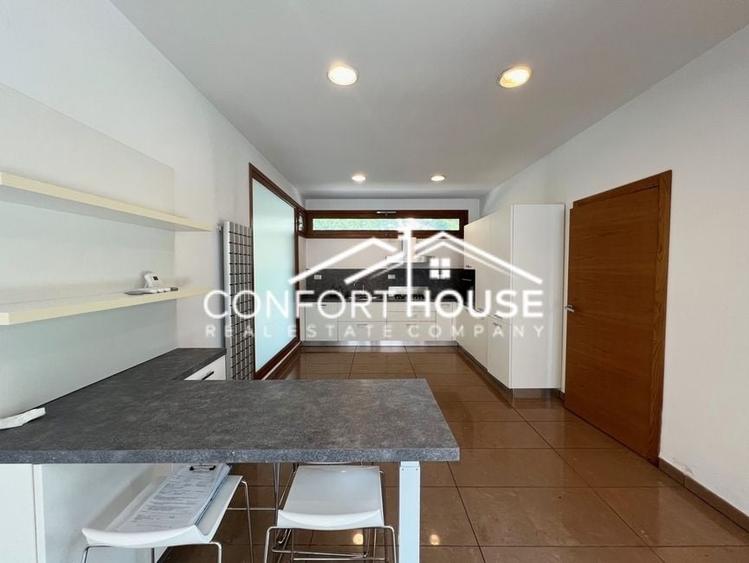 Duplex cu 5 camere cu Piscina în Iancu Nicolae
