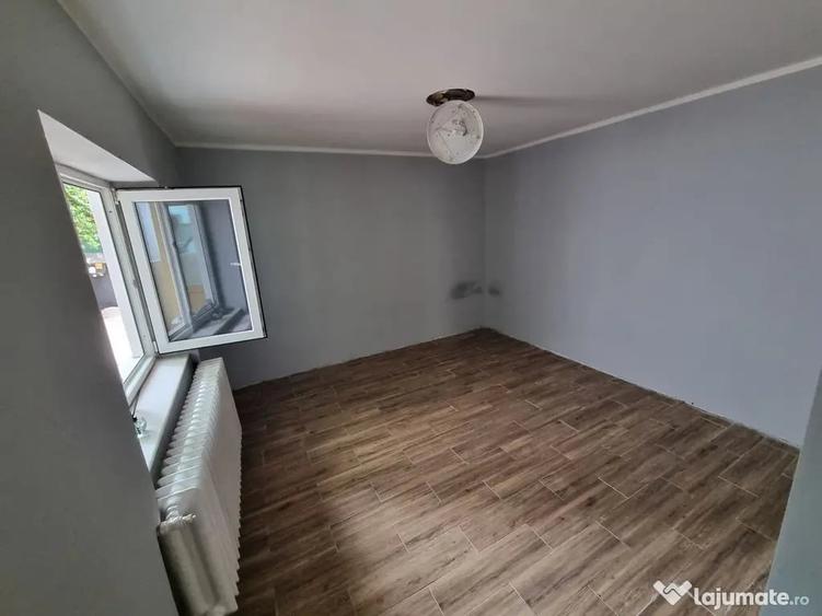 Casă cu 4 camere cu Teren 186 Mp în Coiciu