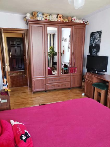 Apartament cu 4 camere decomandat în Central