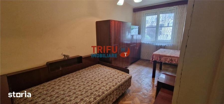 Apartament cu 3 camere decomandat în Lipoveni