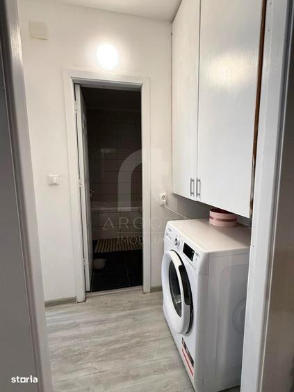Apartament cu 3 camere semidecomandat în Micro 3