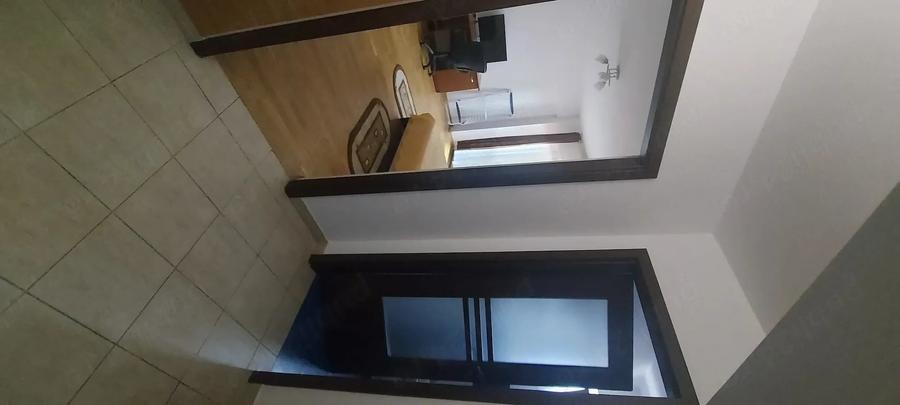 Garsonieră decomandată în Podul de Fier