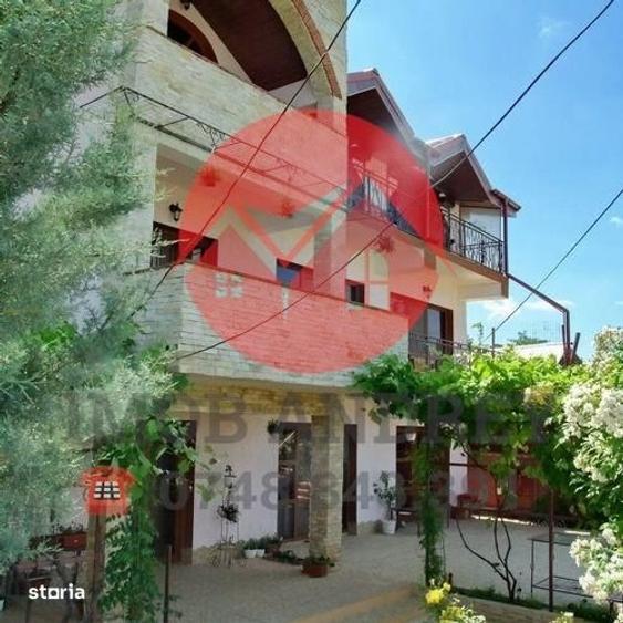 Casă cu 4 camere în Pelican