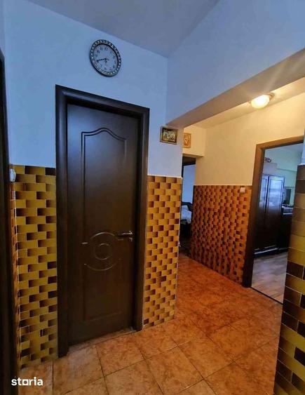 Apartament cu 3 camere în Drumul Taberei