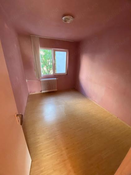 Apartament cu 3 camere semidecomandat în Șagului