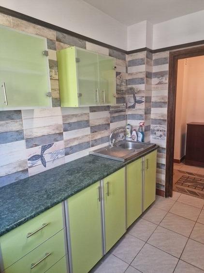 Apartament cu 2 camere semidecomandat în Bucur Obor