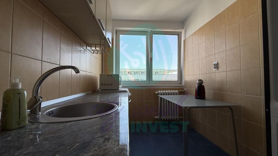 Apartament cu 3 camere semidecomandat, mobilat în Iancului