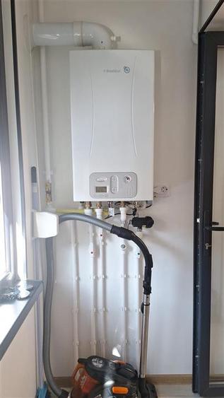 Apartament cu 3 camere decomandat, mobilat în Central