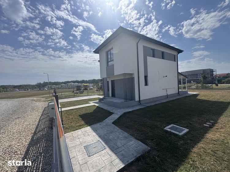 Casă cu 4 camere cu Teren 500 Mp în Tărtășești