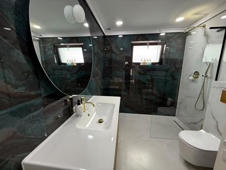 Casă individuală cu 5 camere cu Canalizare în Central