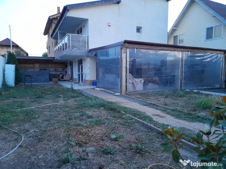 Casă cu 4 camere cu Teren 300 Mp în Central
