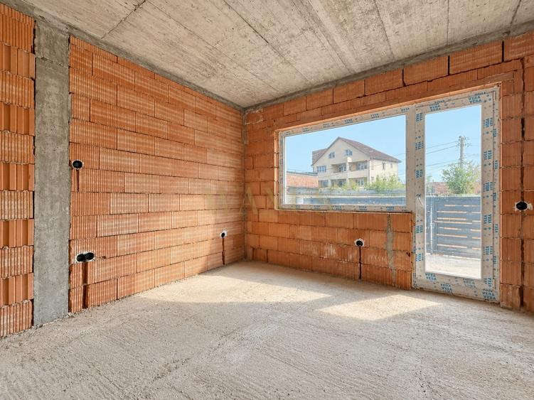 Apartament cu 4 camere semidecomandat în Mărăști