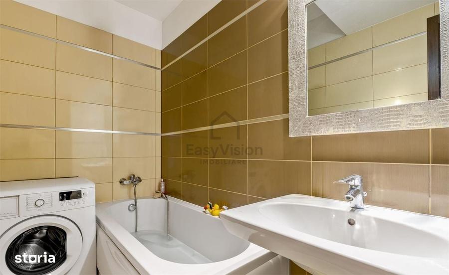 Apartament cu 3 camere semidecomandat în Victoriei