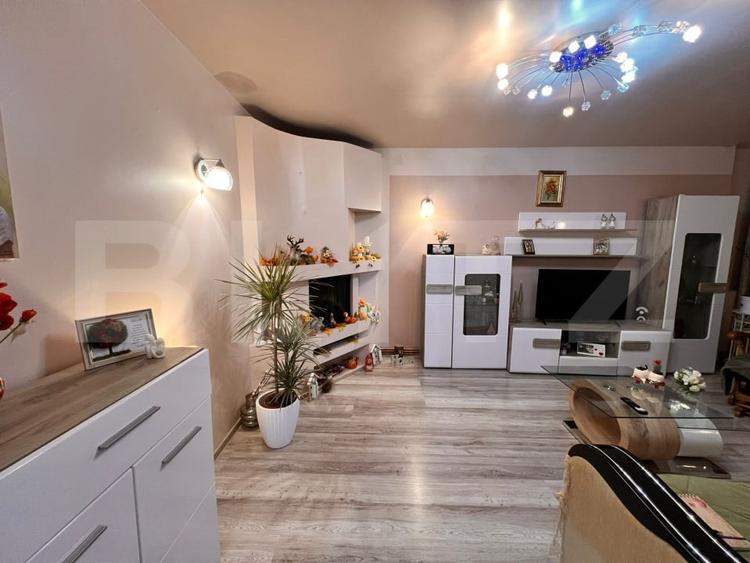 Apartament cu 4 camere decomandat, mobilat în Hunedoara