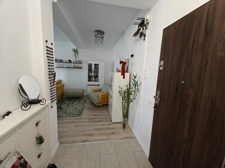 Apartament cu 3 camere decomandat, mobilat în Tomis Nord