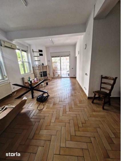 Casă cu 7 camere cu Teren 340 Mp în Muncii