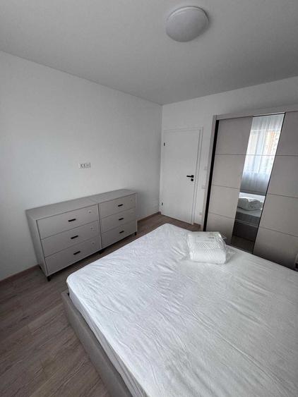 Apartament cu 3 camere în Berceni
