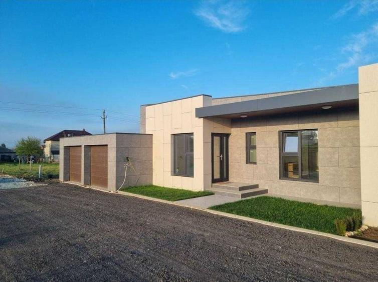 Casă cu 3 camere decomandat în Valu lui Traian