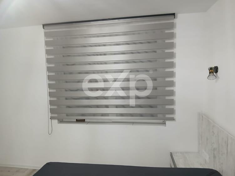 Apartament cu 3 camere semidecomandat, mobilat în Central