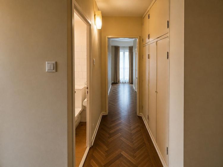 Apartament cu 3 camere decomandat în Central