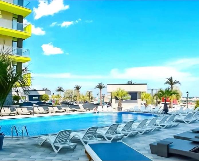 Apartament cu 2 camere semidecomandat, mobilat în Central
