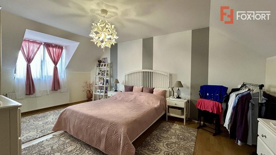 Casă individuală cu 4 camere cu Garaj în Giarmata