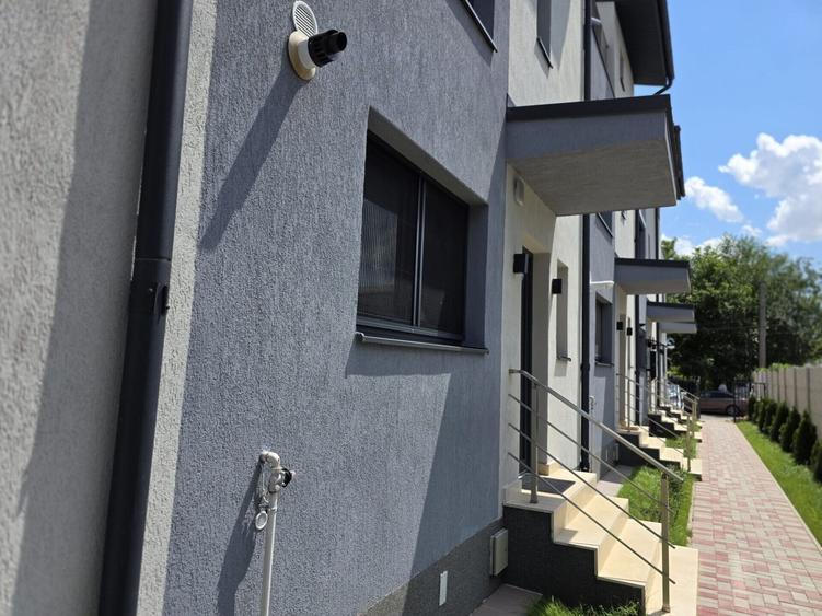 Casă cu 4 camere cu Canalizare în Theodor Pallady