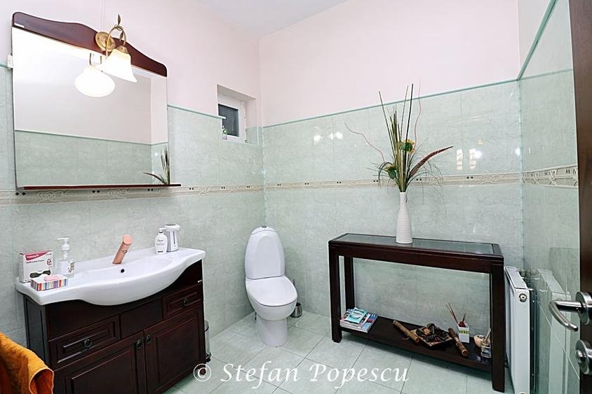 Casă cu 5 camere cu Piscina în Izvorani