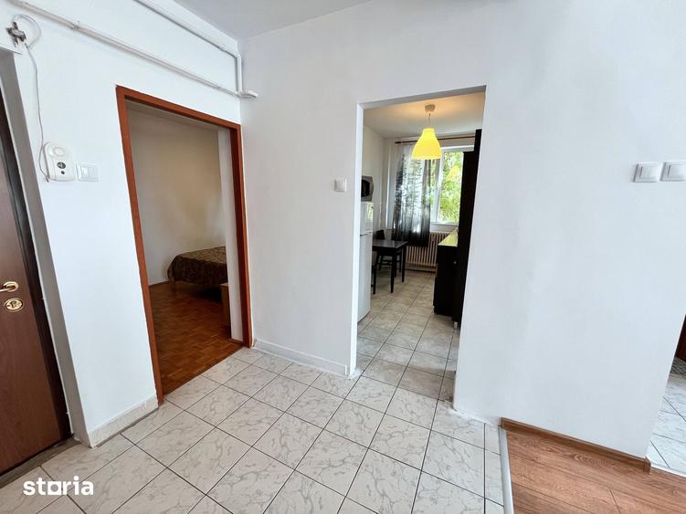 Apartament cu 3 camere decomandat în Gruia