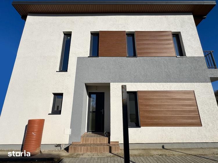 Casă cu 4 camere cu Teren 300 Mp în Bucium