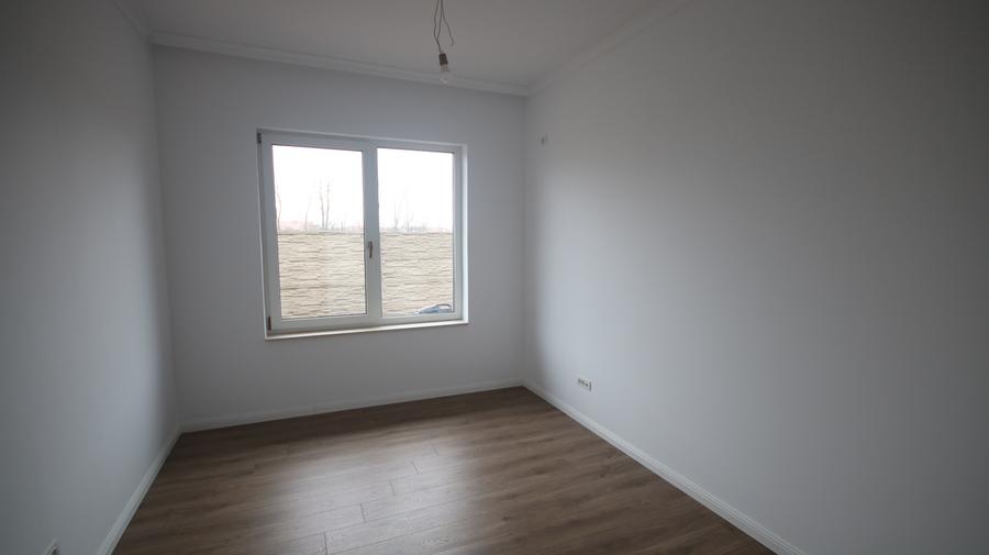 Duplex cu 3 camere cu Teren 322 Mp în Moșnița Nouă