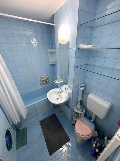 Apartament cu 3 camere decomandat, mobilat în Torontalului