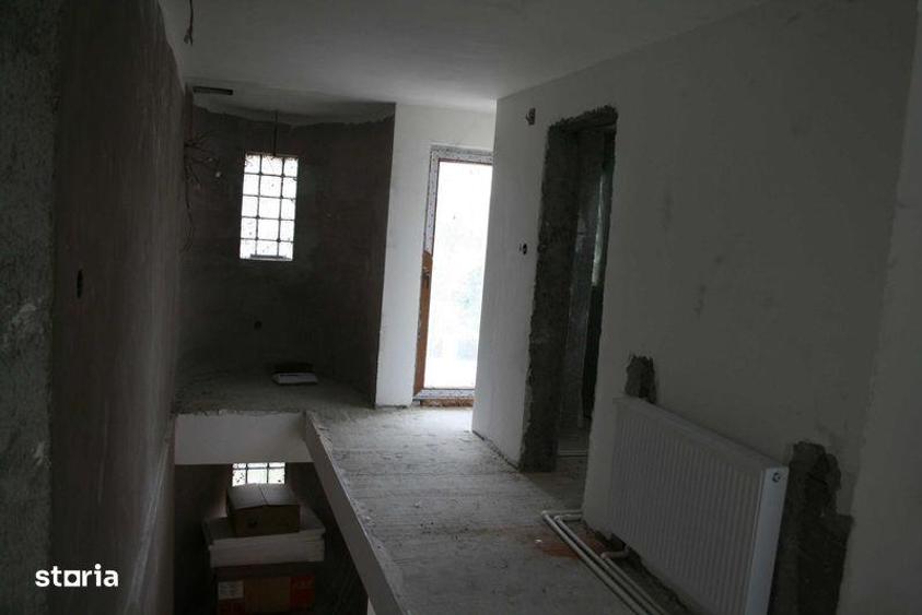 Casă cu 4 camere cu Teren 220 Mp în Central