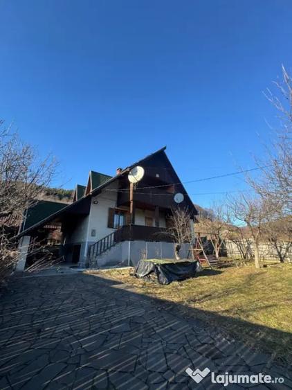 Casă cu 4 camere cu Teren 1000 Mp în Firiza