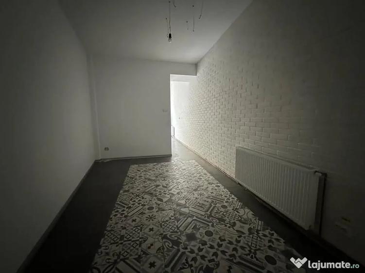 Spațiu comercial, de 44 mp, în P-ța Universității