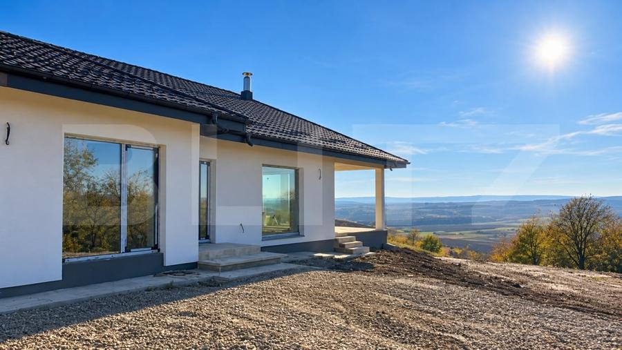 Casă individuală cu 4 camere cu Teren 1170 Mp în Breazu
