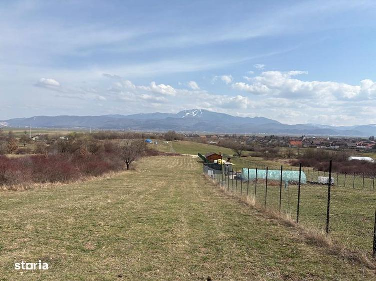 Teren de 2000 mp, în Vulcan